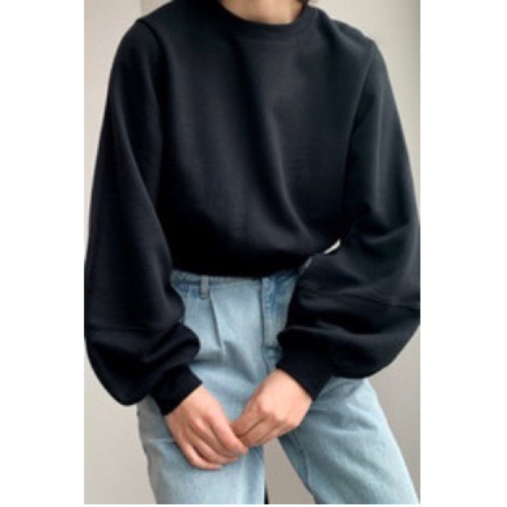Oak and Fort black cropped sweatshirt